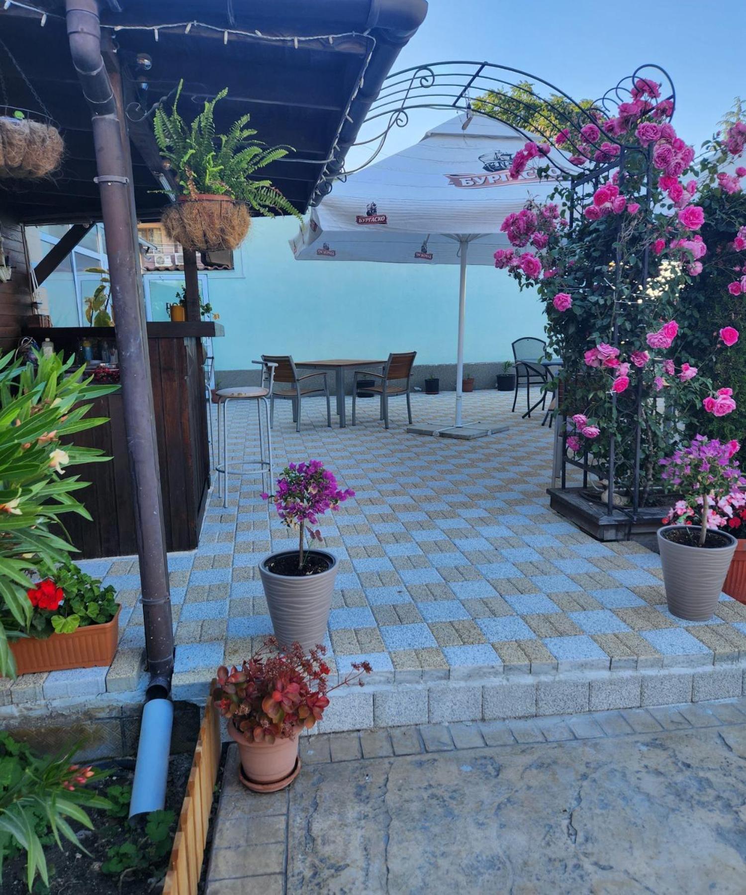 Mirana Family Hotel Burgas Exteriör bild