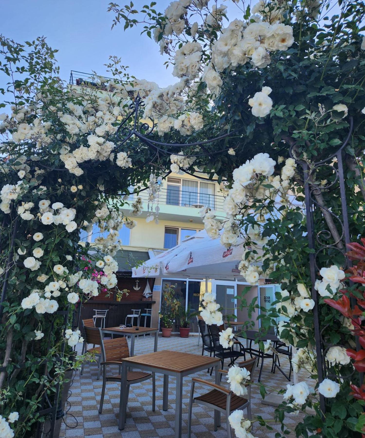 Mirana Family Hotel Burgas Exteriör bild